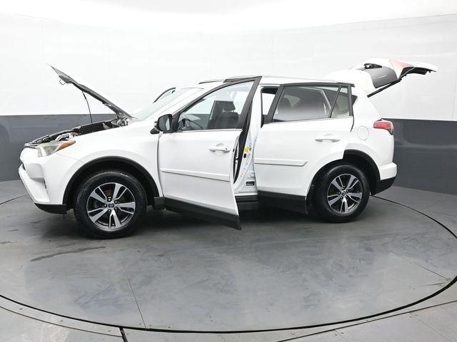 2018 Toyota RAV4 XLE 46