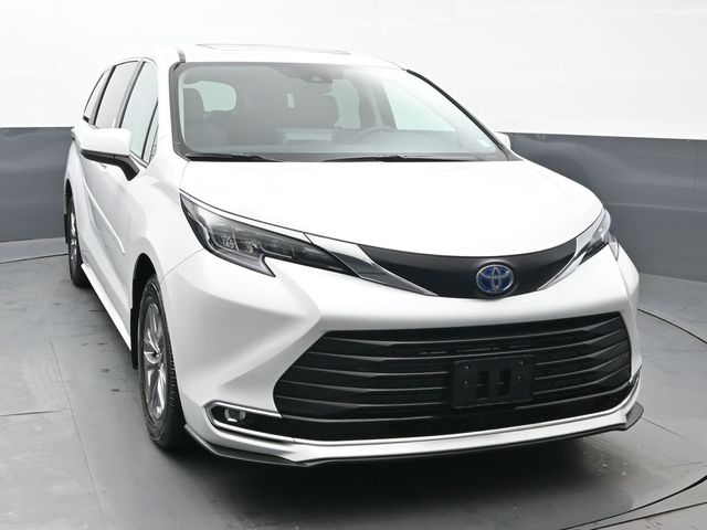 2024 Toyota Sienna XLE 10