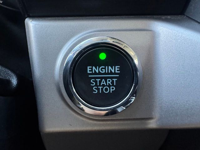 Used 2023 Silver Ford XLT image 32