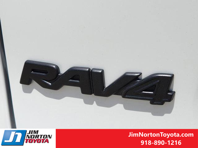 2024 Toyota RAV4 XLE Premium 8