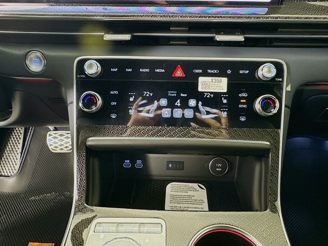 Thumbnail: 2026 Genesis GV80 - 14