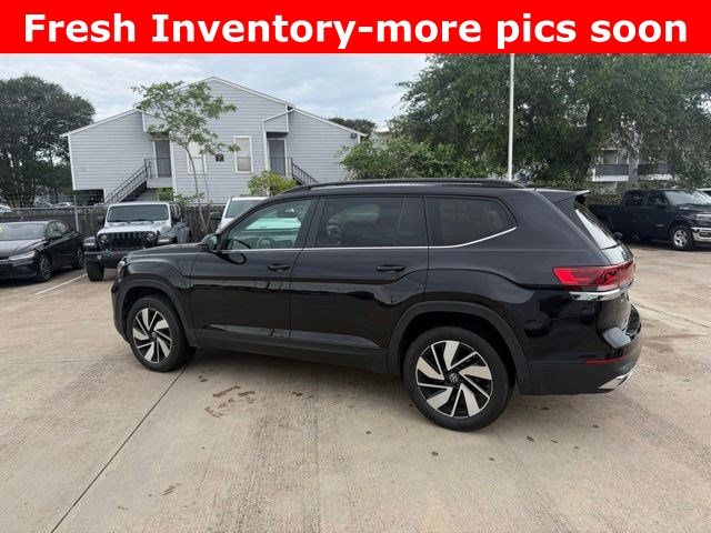 2024 Volkswagen Atlas 2.0T SE w/Technology Black at Wharton Chevrolet GMC