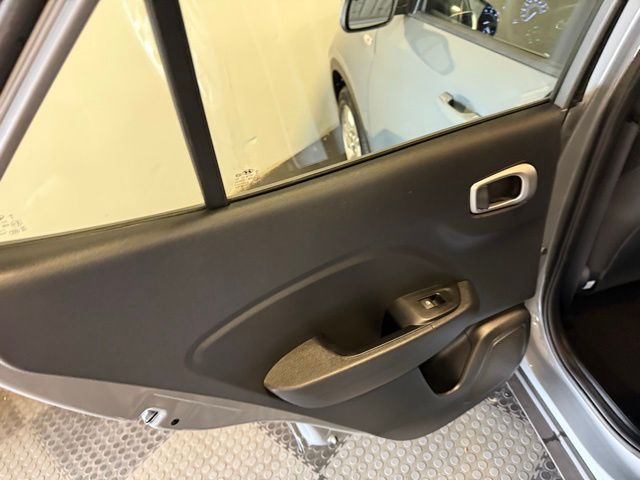 2022 Hyundai Venue SE photo