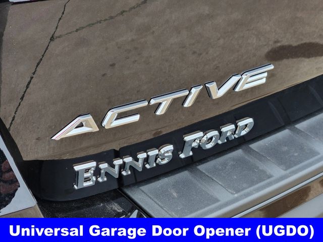 2025 Ford Explorer Active photo