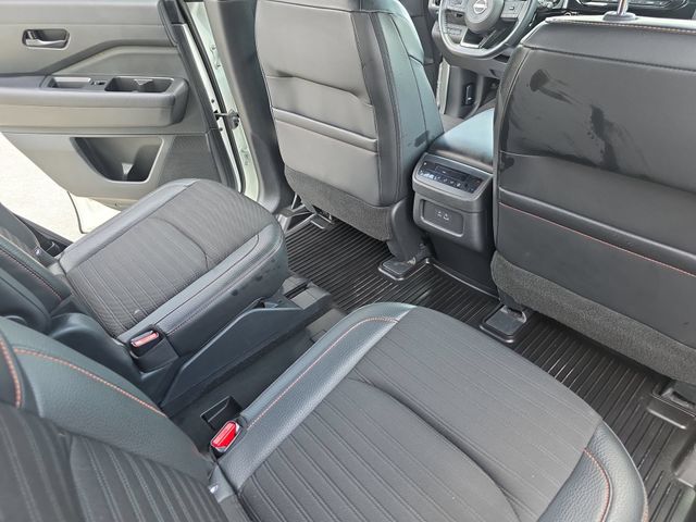 Used 2023 2 Tone White / Black Roof Nissan Rock Creek image 12