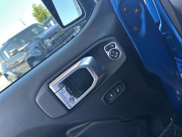 Used 2023 Blue Jeep Sport S image 14