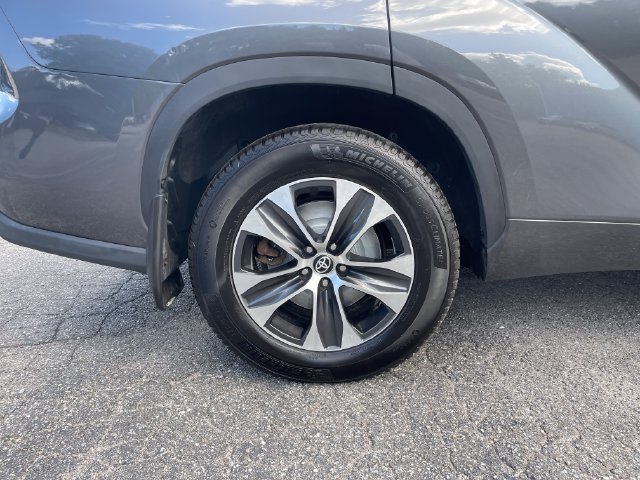Used 2022 Toyota Highlander Hybrid SUV