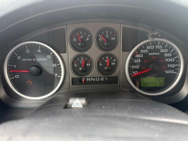 2005 Red Ford F-150 XL 4X4 Truck