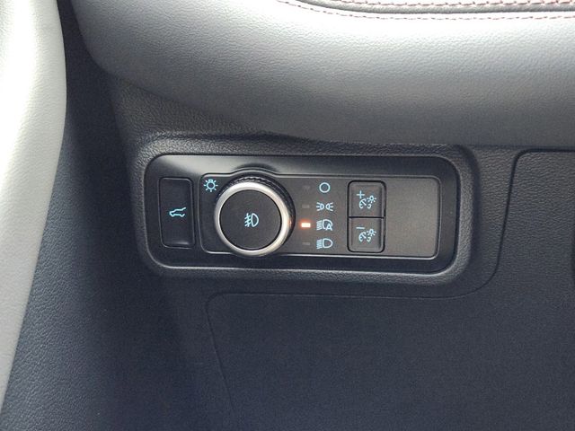 2025 Ford Explorer Active photo