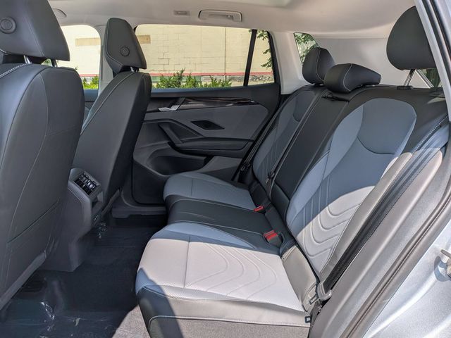 2025 Volkswagen Tiguan SE - Photo 27