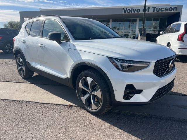 2026 Volvo XC40