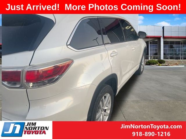 2016 Toyota Highlander LE V6 3