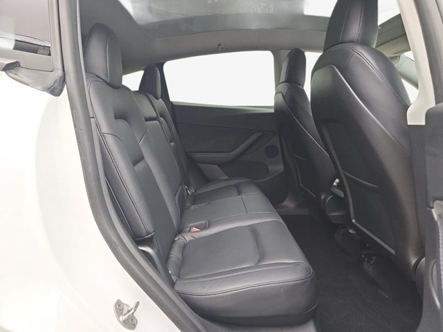 Used 2020  Tesla Long Range image 33