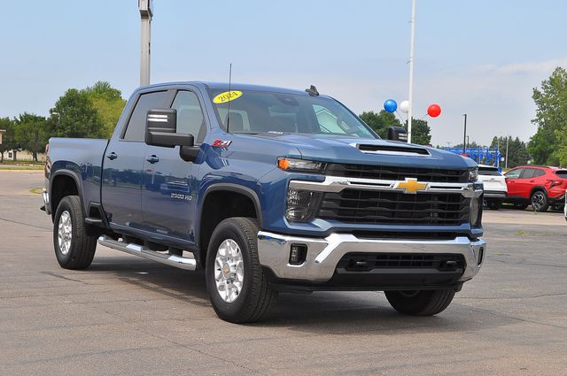 Lakeshore Blue 2024 Chevrolet Silverado 2500HD Pickup Truck Four-Wheel Drive Automatic