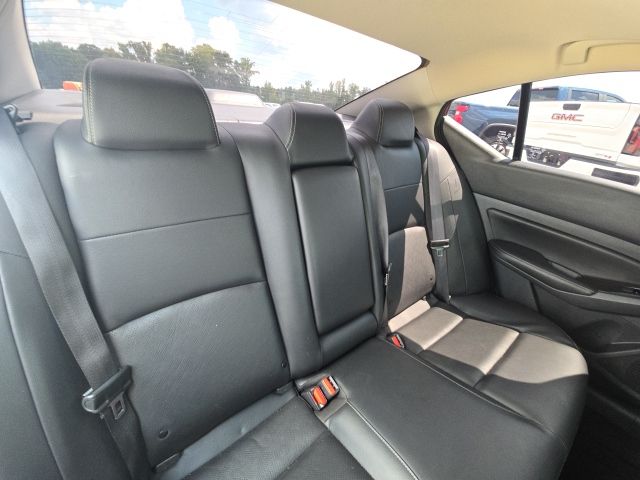 2023 Nissan Altima 2.5 SL:B01854