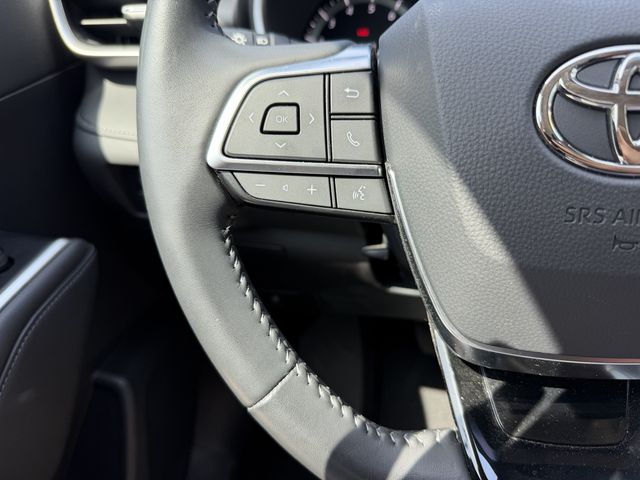 2021 Toyota Highlander XLE White at Don McGill Toyota