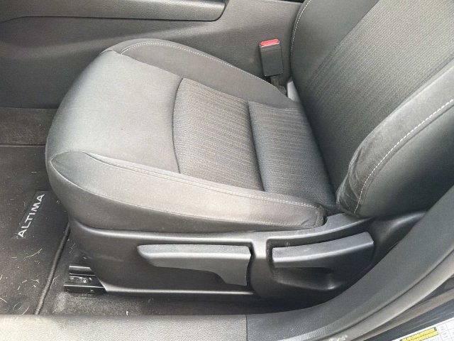 Used 2025 Nissan Altima Sedan