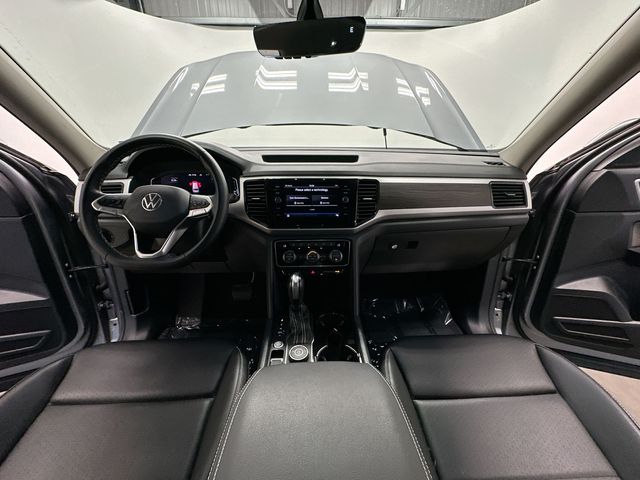 2023 Volkswagen Atlas 3.6L V6 SE w/Technology Silver at Subaru and VW of Moon Township