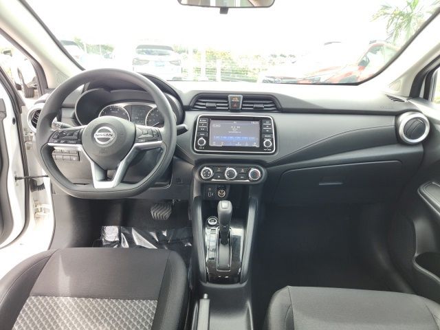 2021 Nissan Versa 1.6 S 22