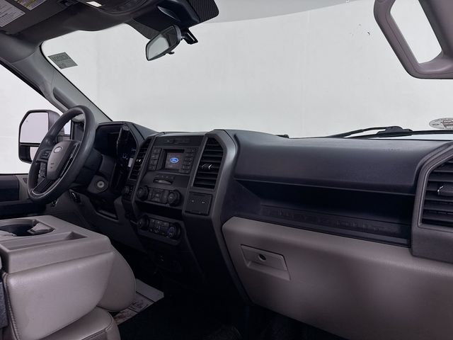 2022 Ford F-350SD XL photo