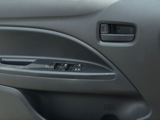 Used 2024  Mitsubishi ES image 31