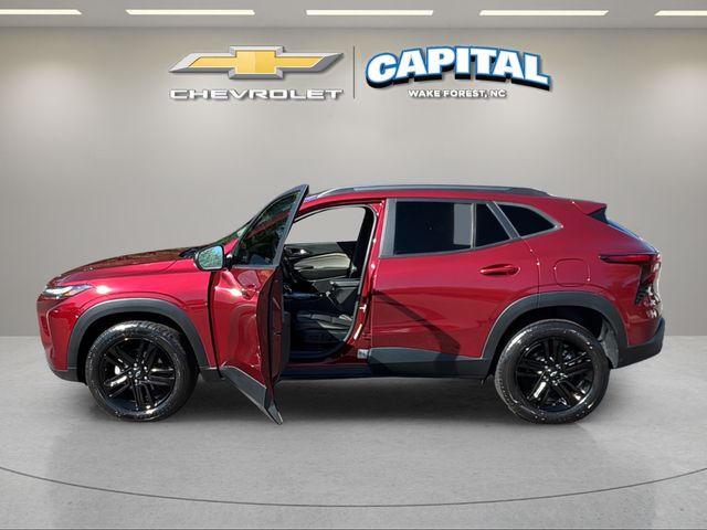 Used 2024 Red Chevrolet ACTIV image 9