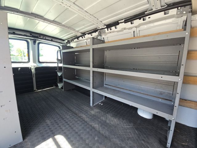 2022 GMC Savana 2500 Work Van:C02606