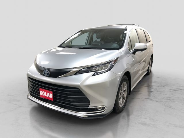 2022 Toyota Sienna XLE 7-Passenger AWD