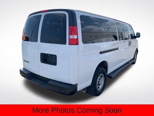 2022 Chevrolet Express 3500 LS photo