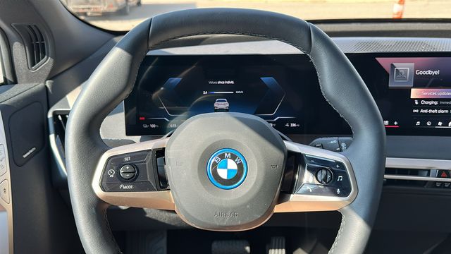 2025 BMW iX xDrive50 14