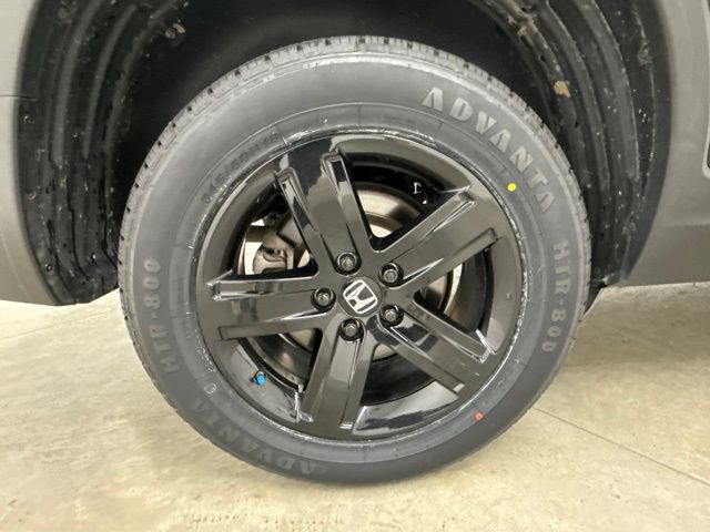 Certified Used 2023 Black Honda Black Edition image 13