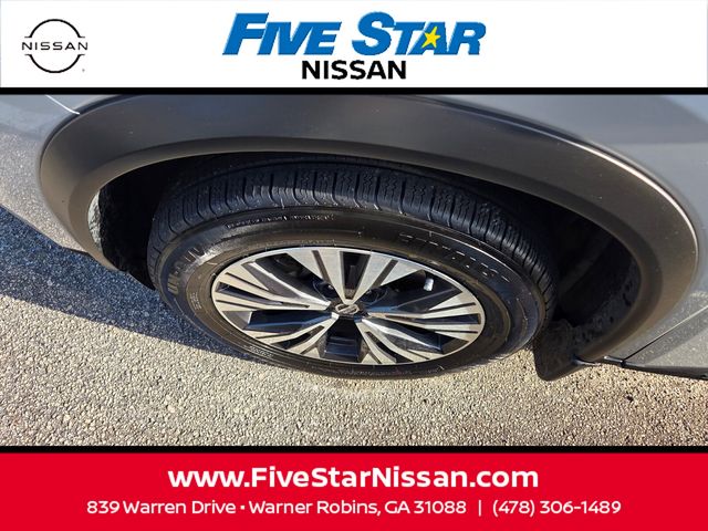 Used 2021 Silver Nissan SV image 4