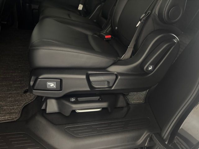 Used 2025 Honda Odyssey Van