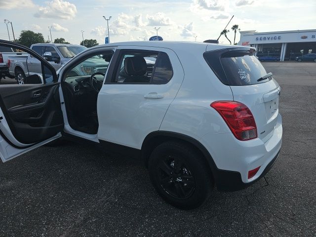 2021 Chevrolet Trax LS photo