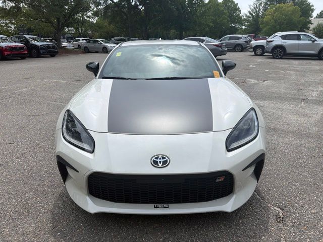 Used 2024  Toyota TRUENO Edition image 8