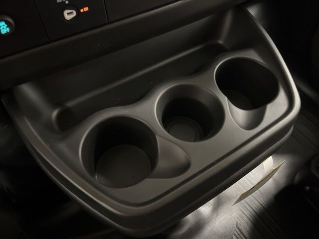 New 2026 Summit White Chevrolet Work Van image 18