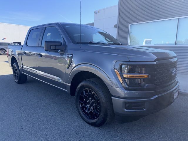 View vehicle photo 4