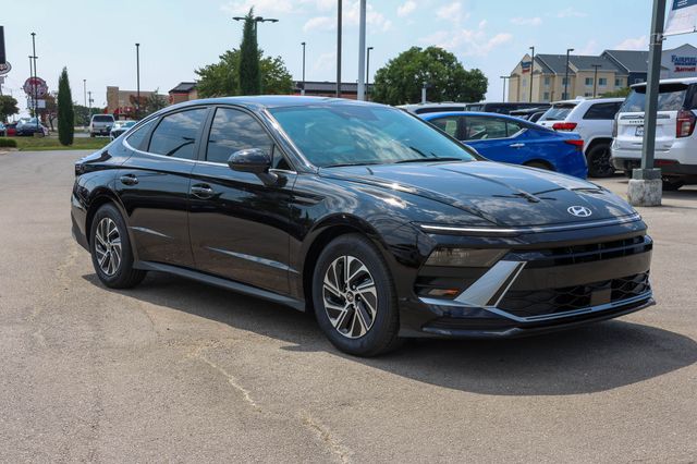 Abyss Black 2026 Hyundai Sonata Hybrid Sedan Front-Wheel Drive 6-Speed Automatic