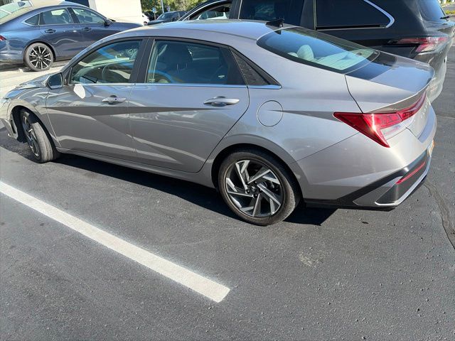 Used 2024 Fluid Metal Hyundai SEL image 3