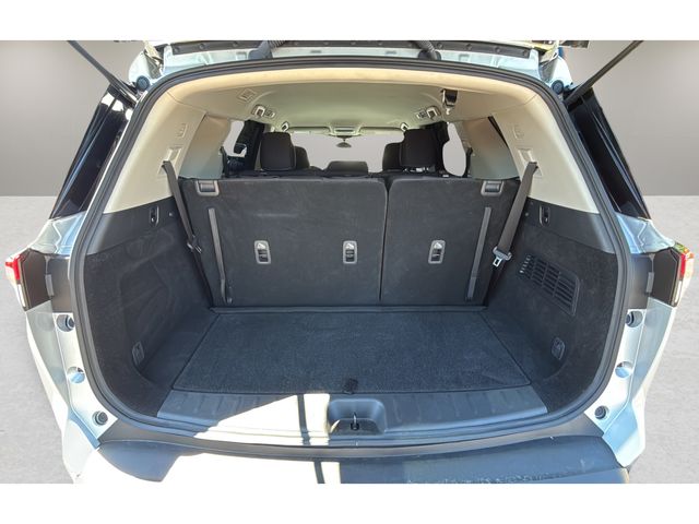 Used 2025 Silver Nissan S image 30