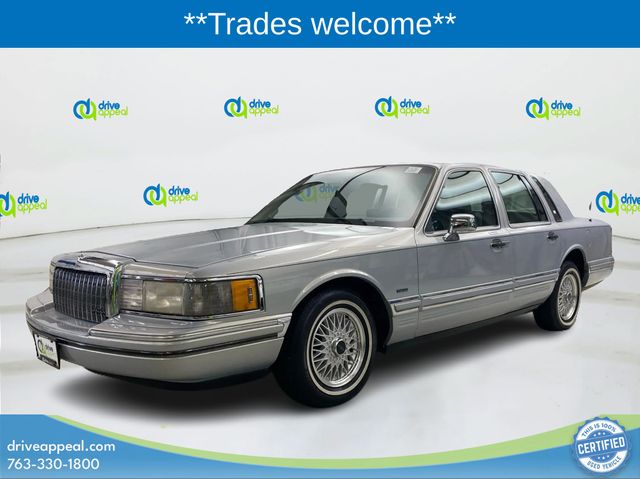 Silver 1994 Lincoln Town Car Sedan Rear-Wheel Drive 4-Speed Automatic