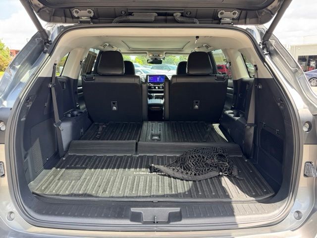 Used 2025 Toyota Highlander SUV