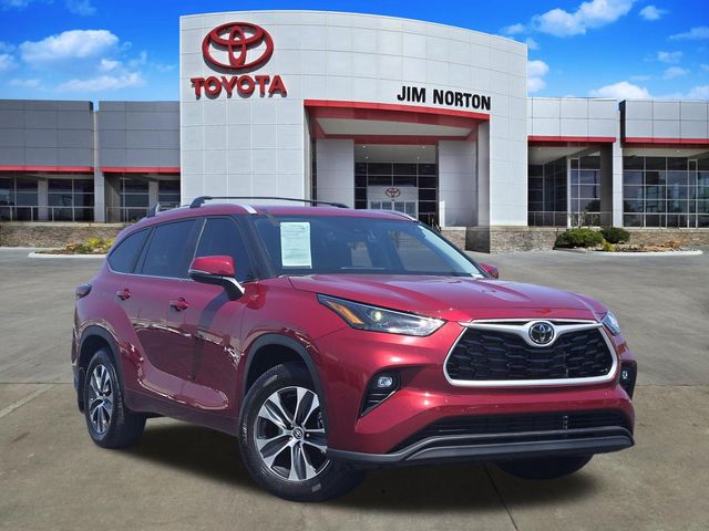 Red (Ruby Flare Pearl) 2026 Toyota Highlander SUV / Crossover All-Wheel Drive 8-Speed Automatic