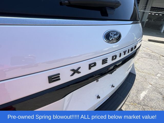 Used 2022 White Ford Limited image 7
