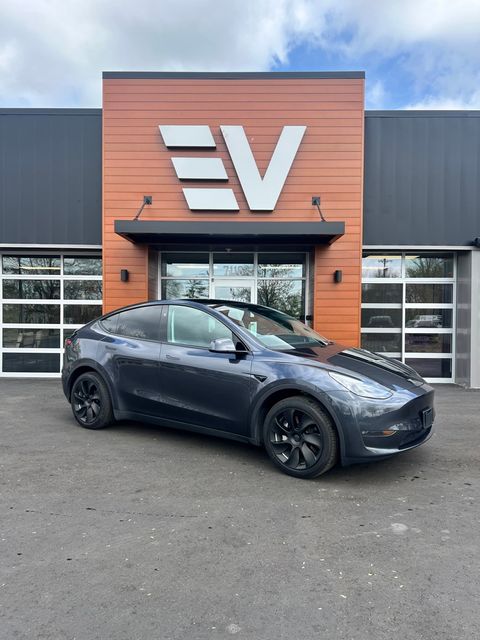 Gray 2024 Tesla Model Y Long Range AWD SUV / Crossover All-Wheel Drive 1-Speed Dual Clutch