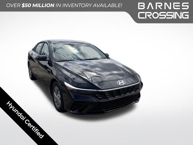 Abyss Black 2025 Hyundai Elantra Sedan Front-Wheel Drive Continuously Variable Transmission
