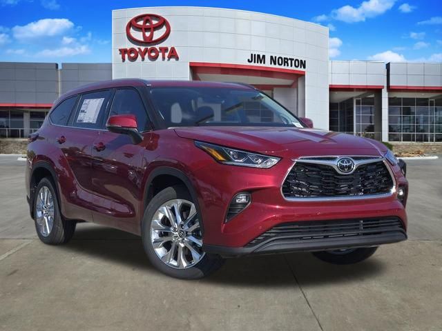 Pearl 2026 Toyota Highlander SUV / Crossover All-Wheel Drive 8-Speed Automatic