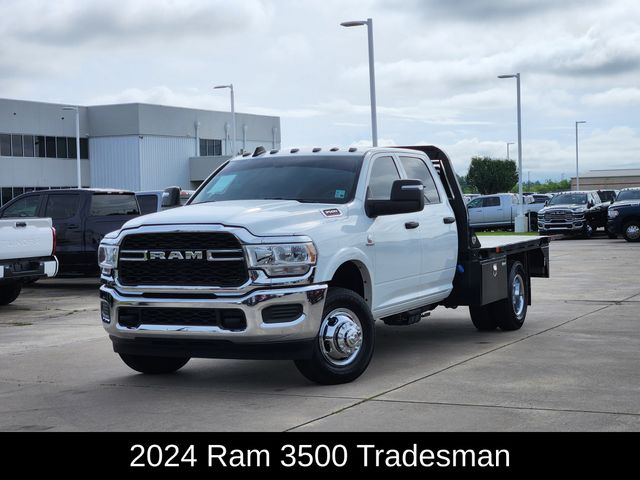 Bright White Clearcoat 2024 RAM 3500 Chassis Pickup Truck Four-Wheel Drive 6-Speed Automatic