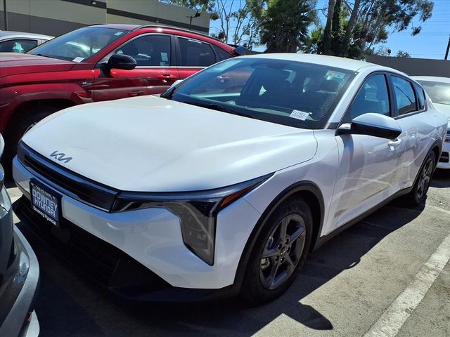 2025 Kia K4 LXS FWD