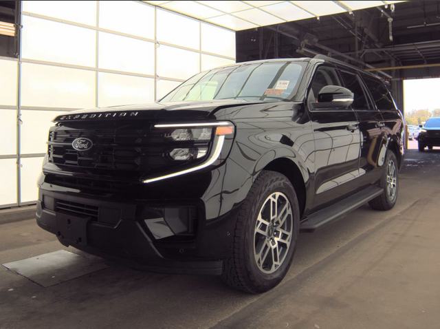 2025 Agate Black Metallic Ford Expedition Max Active 4X4 SUV